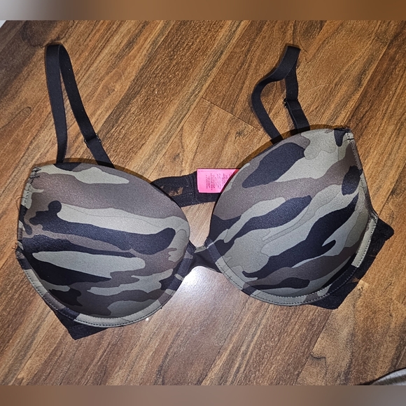 La Senza D34 Bras - Picture 3 of 9